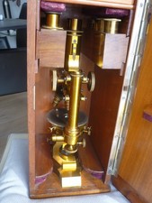 Großes Seibert Messingmikroskop in top Zustand mit Zubehör