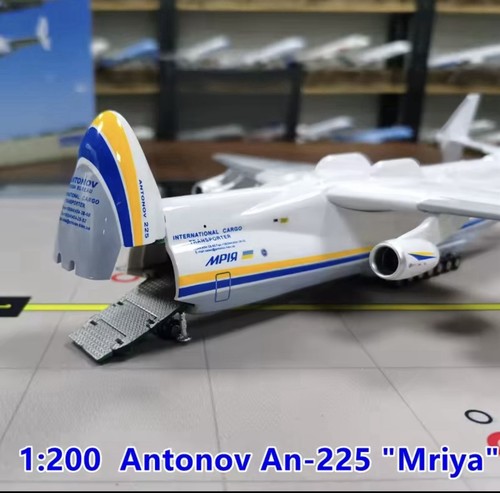 Maßstab 200 antonov - cm,