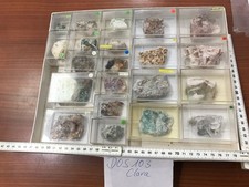 Kleine Sammlung mit Mineralien