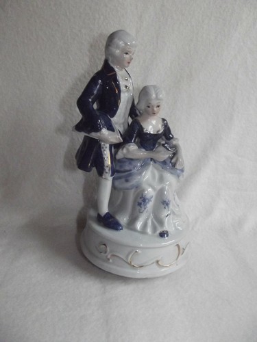 Porzellanfigur barockstil - ,