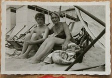 Foto 1958 Mädchen girl woman Badeanzug Strandstuhl Liegestuhl L4