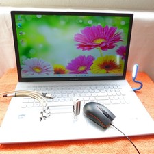 Asus F712 Vivo UltraBook 17