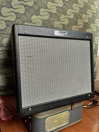 Fender blues junior - fender, iii