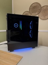 Gaming PC NZXT mit Razer Tastatur+Maus