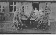 Soldaten vom Fußartillerie-Regiment 10, Foto-Feldpostkarte, Kriegsjahr 1916