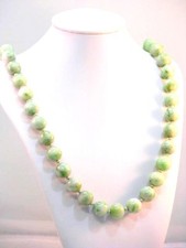 China Jade Perlen Kette Collier Silber Verschluss aus dem 1970er Jahre