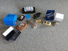 MINI COOPER SAMMLUNG MODELLE AUF SOCKEL/ MIT UHR/ SCHLÜSSELANHÄNGER/ PIN......
