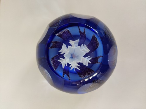Briefbeschwerer paperweight - briefbeschwerer/,
