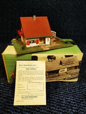 OWO / Siedlungshaus mit Terrasse / Holz und Pappe / DDR  Modellbahnhäuser / Rar