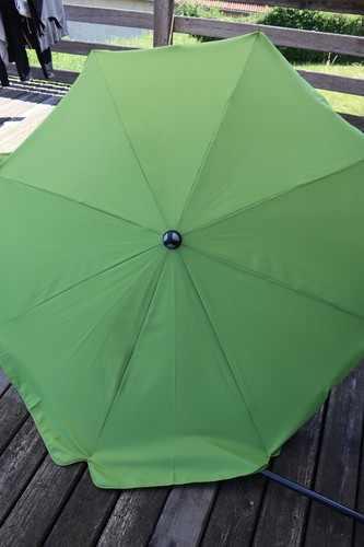 Nicht genutzter sonnenschirm - nicht,