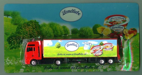 Werbetruck landliebe molkerei - werbetruck,