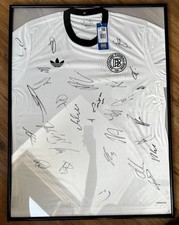 Original Team signiertes DFB