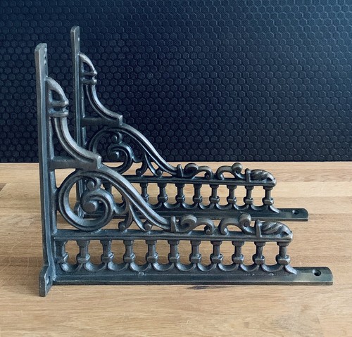 Paar gusseiserne regalwinkel - 1,