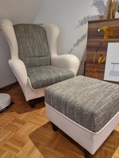 Ohrensessel mit Hocker