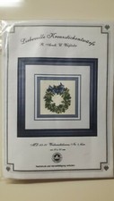  Liebevolle Kreuzstichentwürfe (LKE), Weihnachtskranz Nr.1 blau11x11 cm