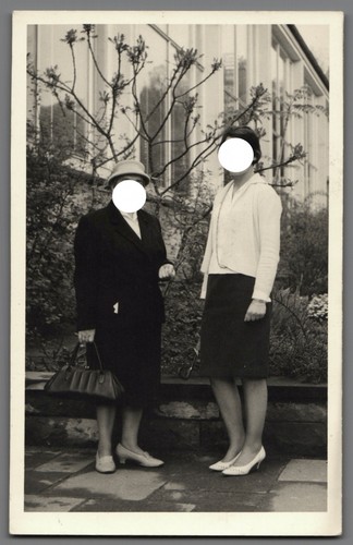 Foto frauen vor modernem - frauen,