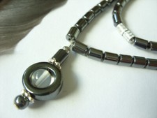 45 cm Hämatit Blutstein Kette Tonnenform m. Mondstein Anhänger Gewindeverschluss