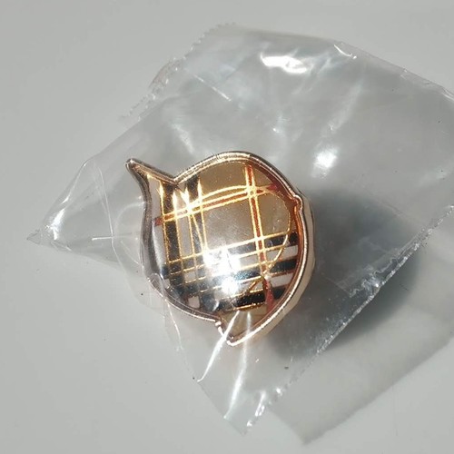 Burberry emaille pin - burberry,