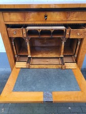 Biedermeiersekretär in Kirschbaum um 1830