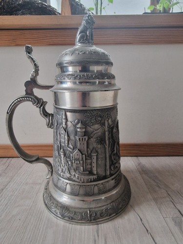 Großer zinnkrug mit - zinnkrug, deckel