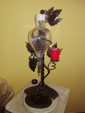 schwerer gusseiserner Wein