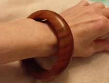 Holzarmreif aus Pinienholz Durchmesser 6,5 cm