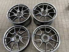 Porsche 992 Turbo S Felgensatz Zentralverschluss platinsilber-metallic gebraucht