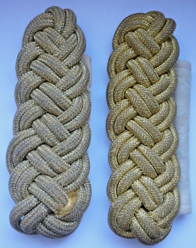 Schulterklappen
