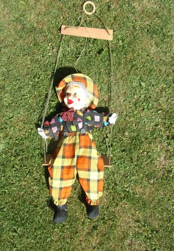 Marionette clown auf schaukel - clown,