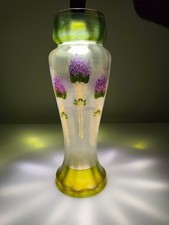 Große mundgeblasene Jugendstil-Vase mit Blumendekor in Email- und Goldmalerei 