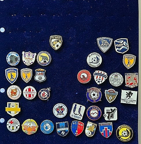 Pins fussballklubs - 34,