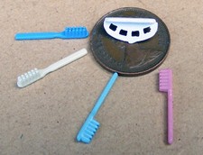 Puppenstubenregal mit 4