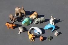 14 kleinere Tierfiguren aus Plastik und Keramik (auch aus Ü-Ei)