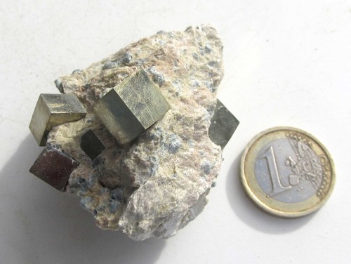 Pyritwürfel matrix stufe - in,