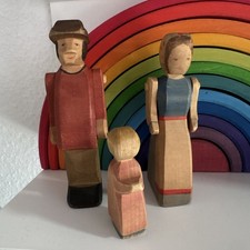 Ostheimer Holzspielzeug Bauernhof & Familie Bauer und Bäuerin und Kind  90er 