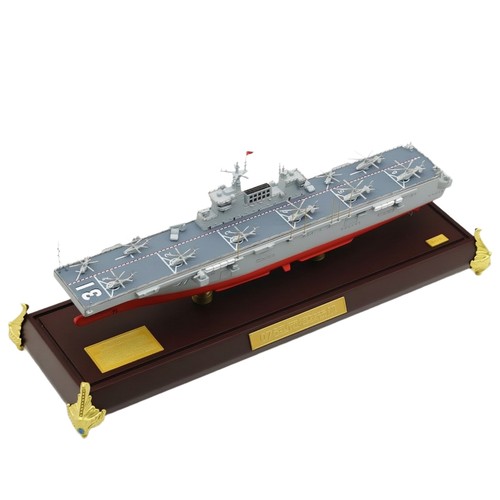 Kriegsschiff modell mit sockel - mit,
