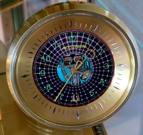 Tischuhr bulova accutron - bulova,