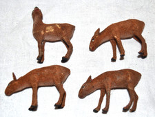 Vier uralte Tuchstaub Rehe