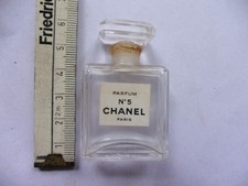 Alter Parfum Flakon mit