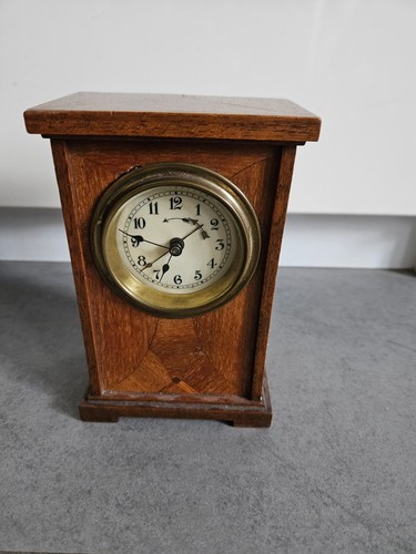 Vintage holz tischuhr