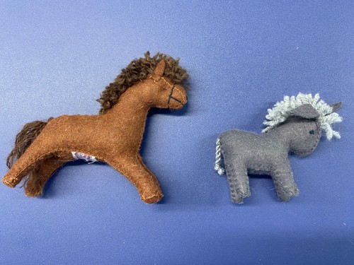 Gluckskafer filzpony und esel - filzpony,