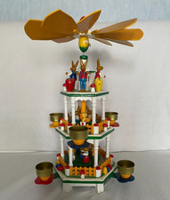 Osterpyramide aus Holz mit Hasen-Motiv, handbemalt Ostern