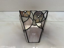Wandleuchte im Tiffany-Stil – handgefertigter Bleiglas-Schirm mit Blumenmotiv