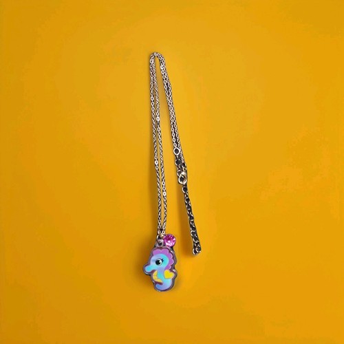 Schöne kette mit - kette, seepferdchen
