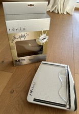 Tonic Studios Tim Holtz 8.5 Handy Trimmer , 22 cm Papier Schneidebrett Neuwertig