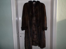 eleganter Pelzmantel mit