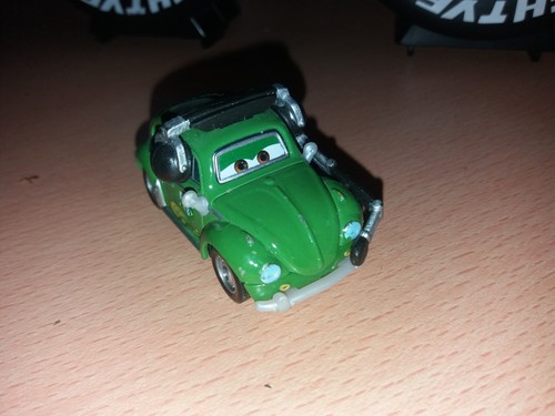 Disney pixar cars cruz - cruz, besouro