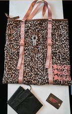 George Gina Lucy Tasche