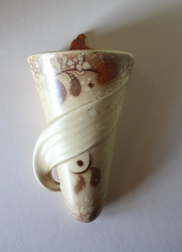 Kunstvoll gestaltete wandvase - kunstvoll,