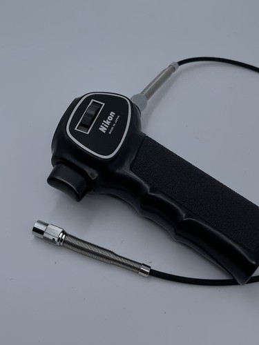 Nikon hand grip with cable - with,